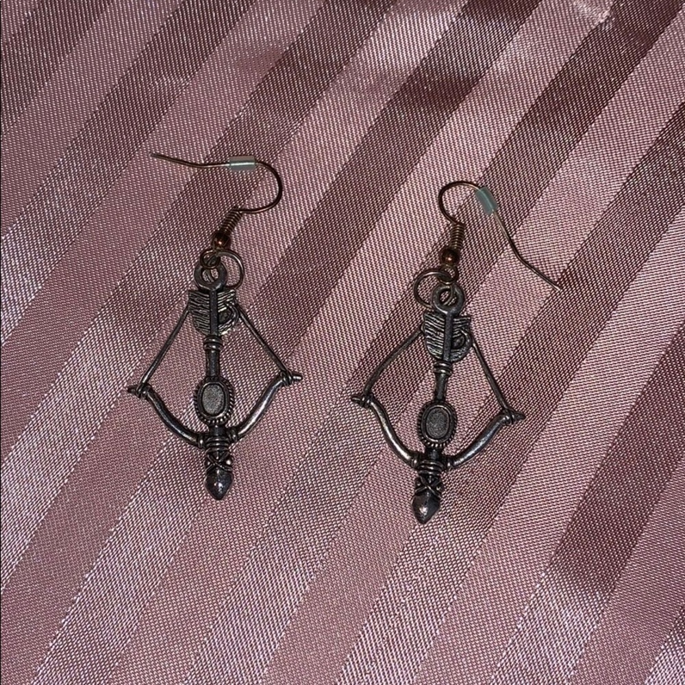 Hunger Games Earrings 🏹